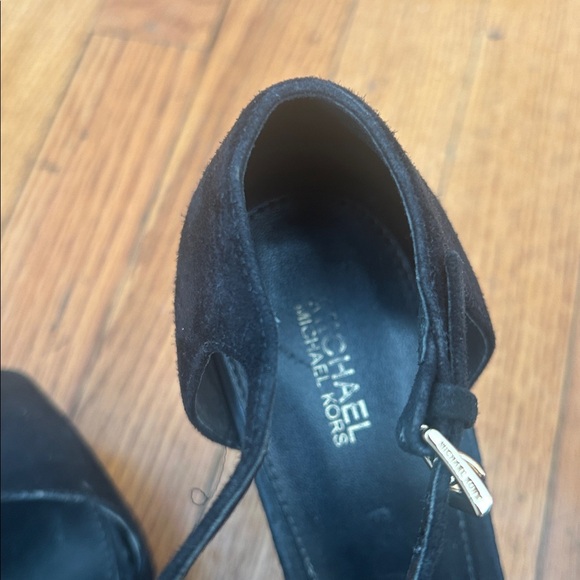 Michael Kors Elegant Suede Black Wedge Sandals - Picture 5 of 6